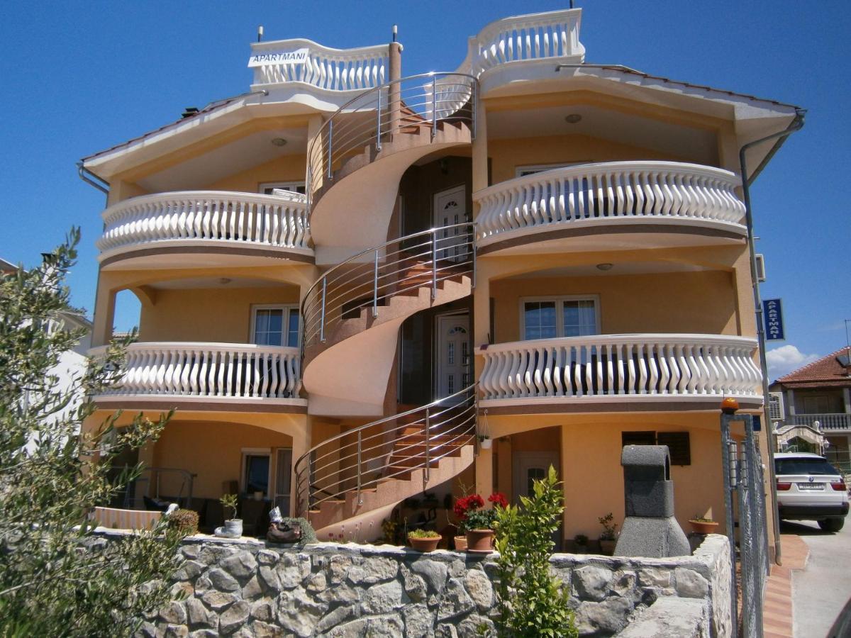 Apartments With A Parking Space Vodice - 13973 Bagian luar foto