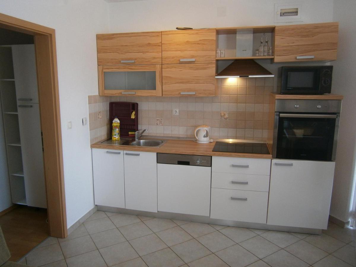 Apartments With A Parking Space Vodice - 13973 Bagian luar foto